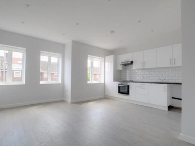 House for rent in Chingford Mount, Highams Park
