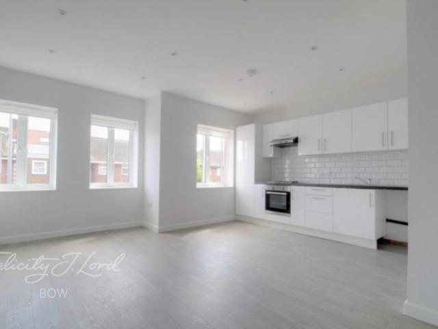 House for rent in Chingford Mount, Highams Park