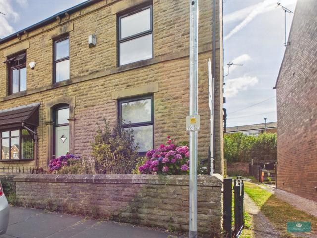 House for rent in Buersil Head, Burnedge