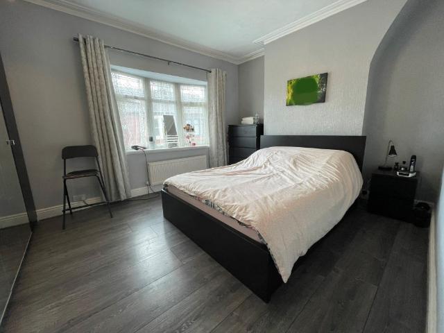 House for rent in Calderstones