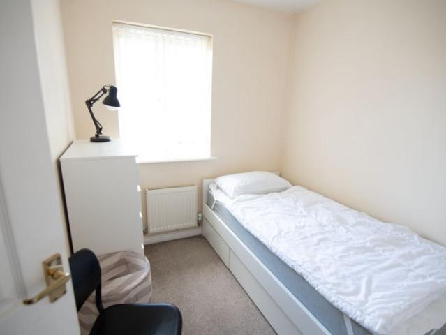 Flat for rent in Warwick Gates, Green Close