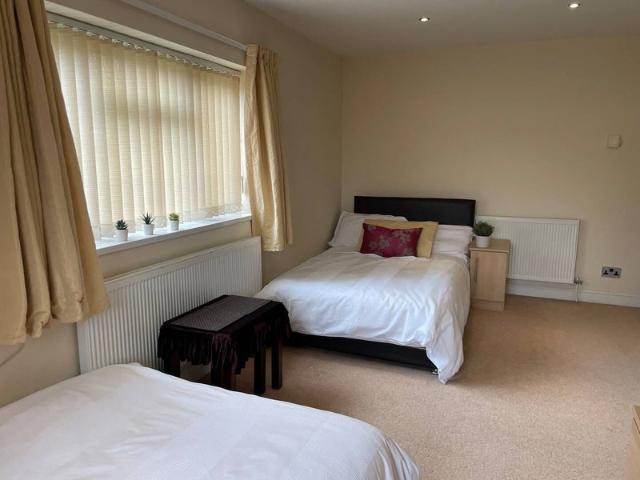 Room for rent in Sudden, Burnedge