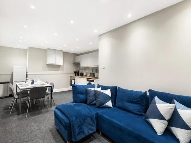 House for rent in London Borough of Barnet, Greater London
