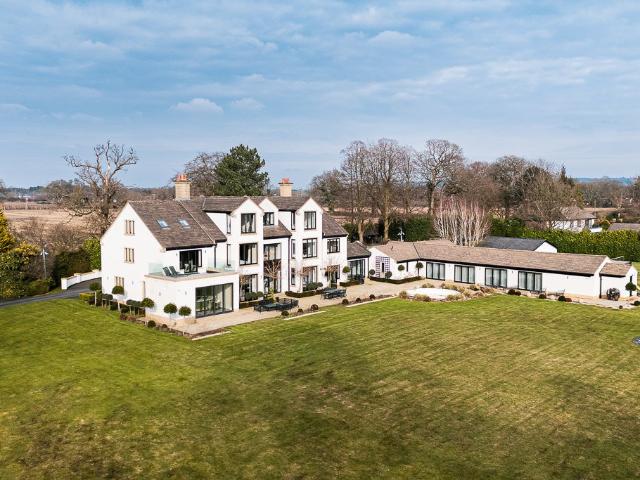 House for rent in Chelford