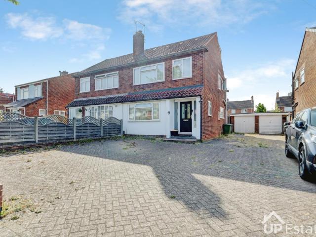 House for rent in Green Close, Warwickshire