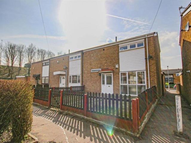 House for rent in Buersil Head, Burnedge