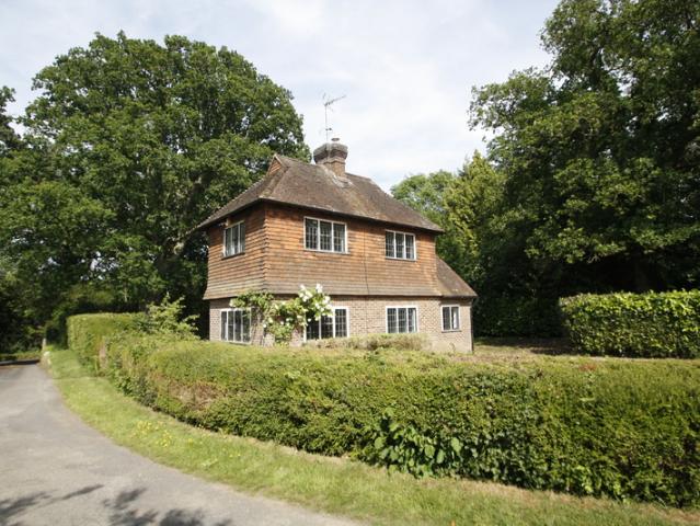 House for rent in Fole, Surrey