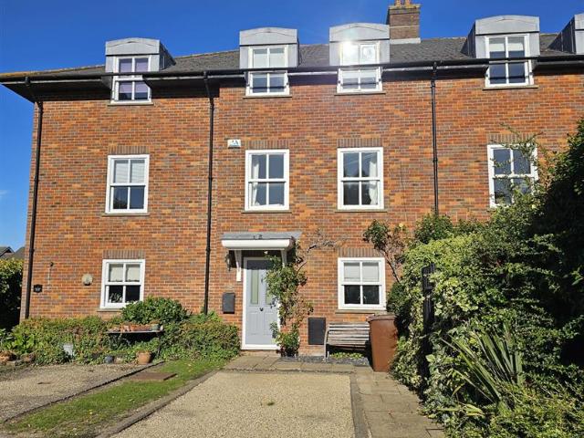 House for rent in Shenley, Hertsmere