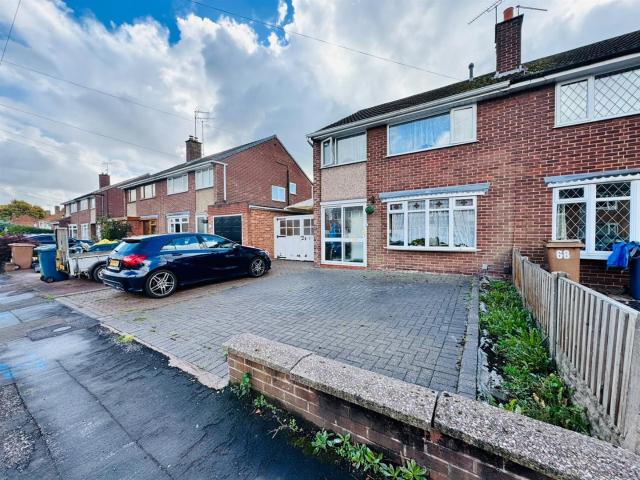 House for rent in Walton on the Hill, Stafford