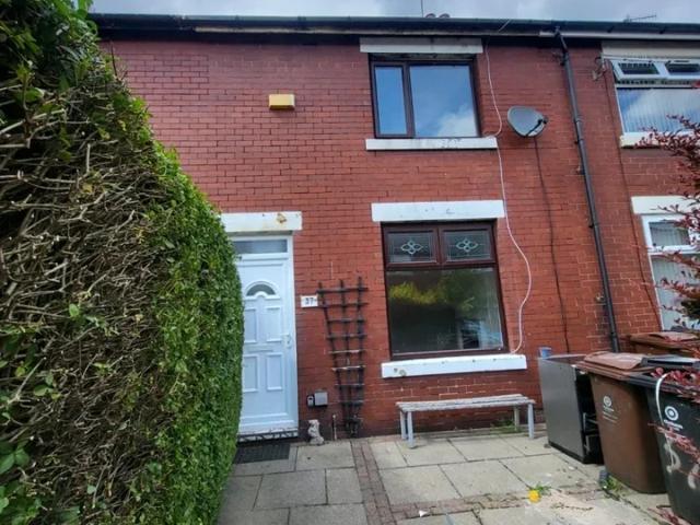 House for rent in Hathershaw, Pendock