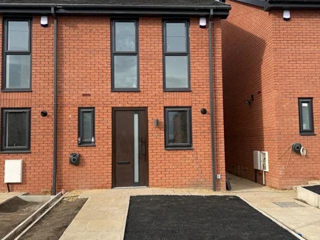 House for rent in Calderstones