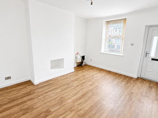 House for rent in Firgrove, Burnedge