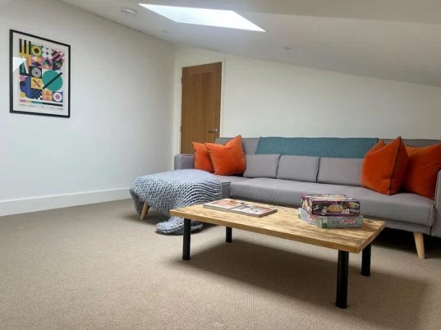 House for rent in Selwood, Spring Gardens