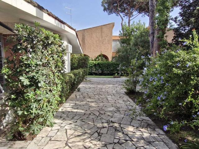 Villa Indipendente in affitto a Lido di Enea, Roma Capitale