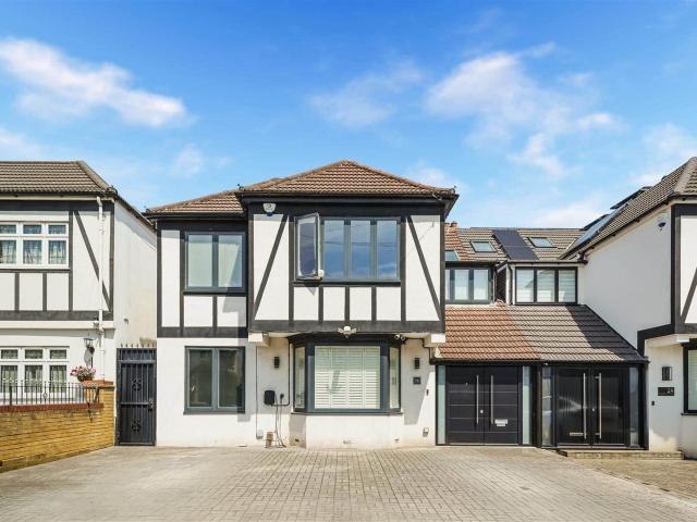 House for rent in Clayhall, Greater London