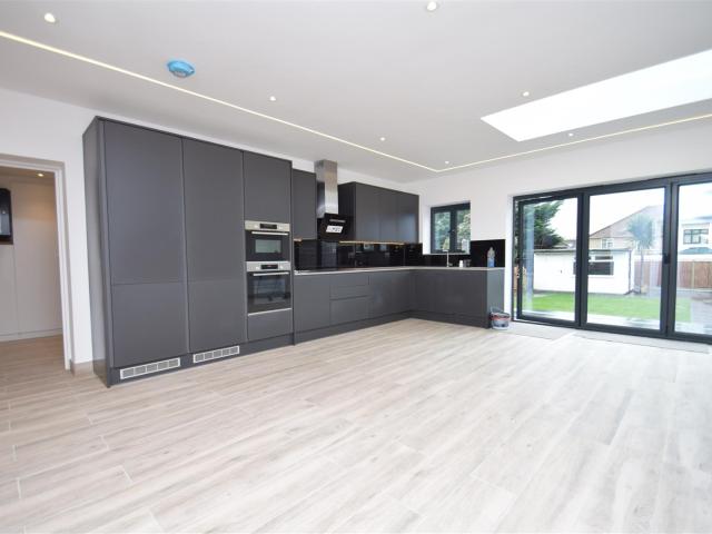 House for rent in Kingsbury, Greater London