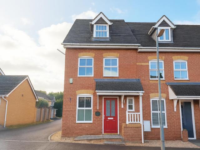 House for rent in Hounsome Fields, Priest Down