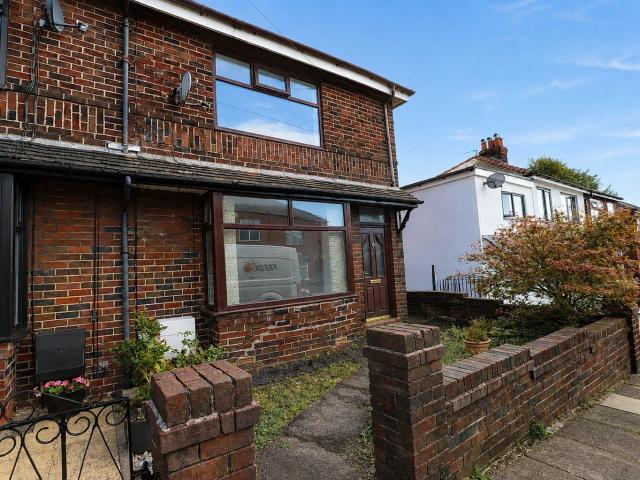 House for rent in Kirklees, Bury