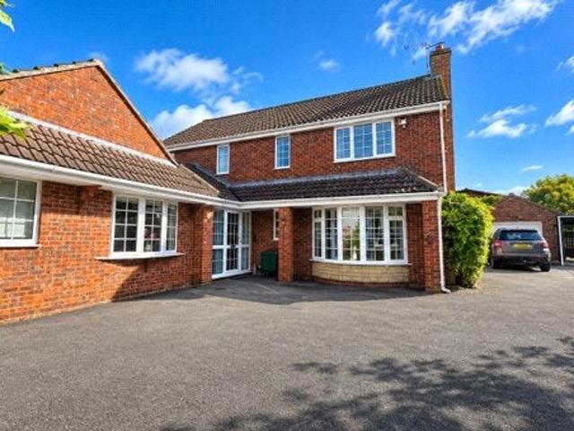 House for rent in Upper Stratton, Stratton St. Margaret