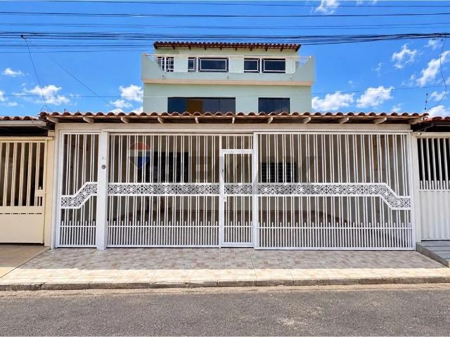 Casa aluguel em QR 206, Samambaia