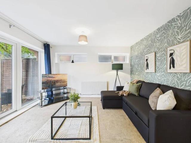 House for rent in Dodderhill, Crookhill