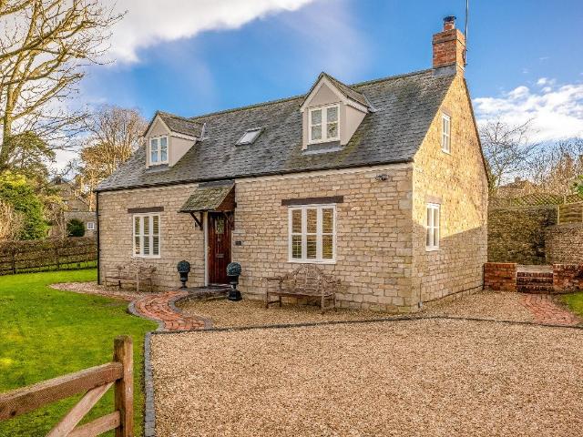 House for rent in Evershot, Oxfordshire