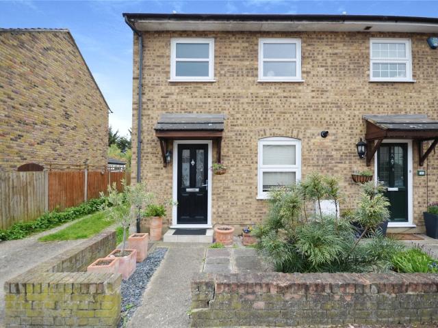 House for rent in Gidea Park, Greater London