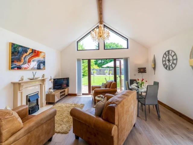 Room for rent in Upper Battlefield, Shropshire