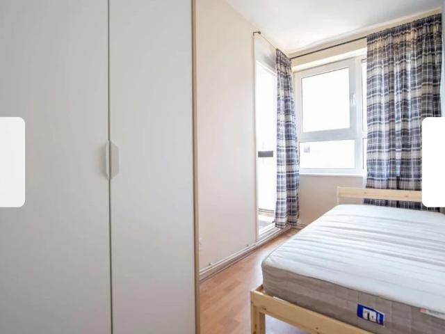 House for rent in Elm Park, Greater London