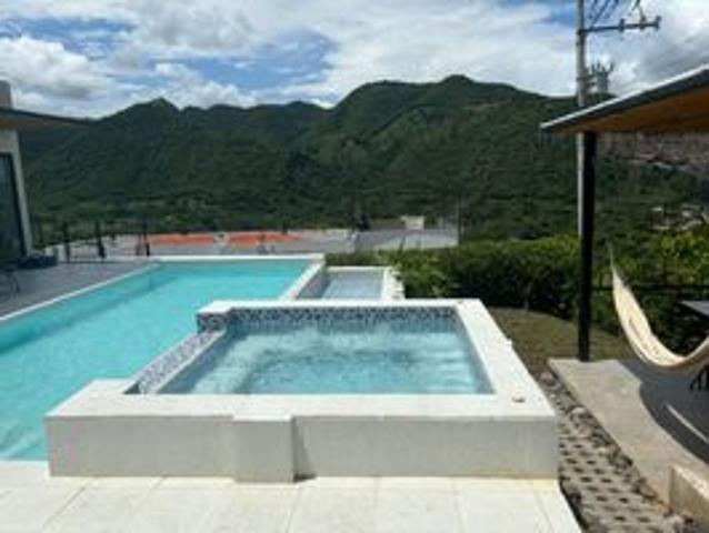 Casa en arriendo en Apulo