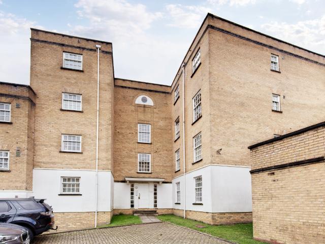 House for rent in Southgate, Greater London