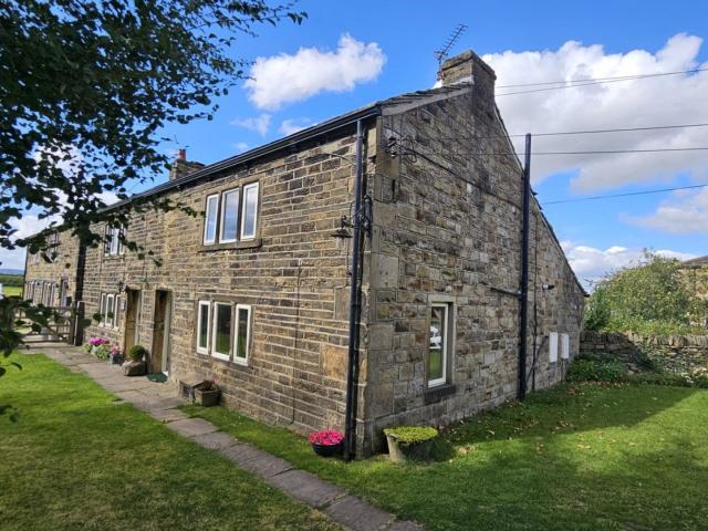 House for rent in Windy Bank, West Yorkshire