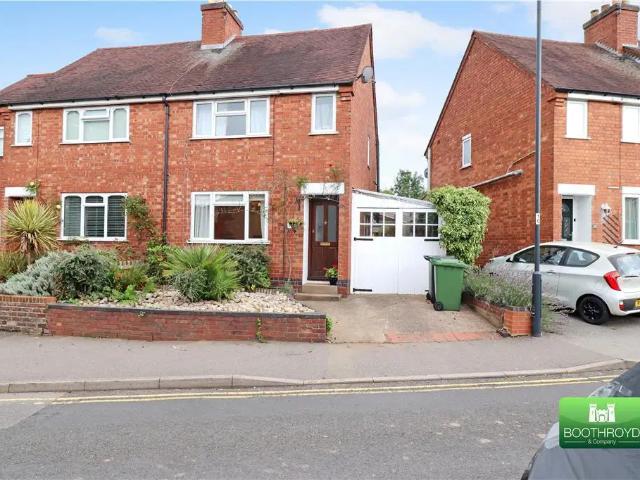 House for rent in Green Close, Warwickshire