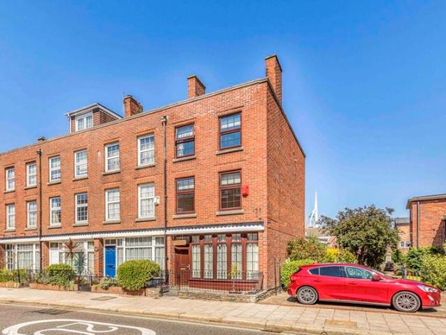 House for rent in Portsea, City Of Portsmouth