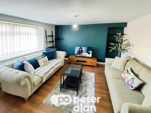 House for rent in Robertstown, Trecynon