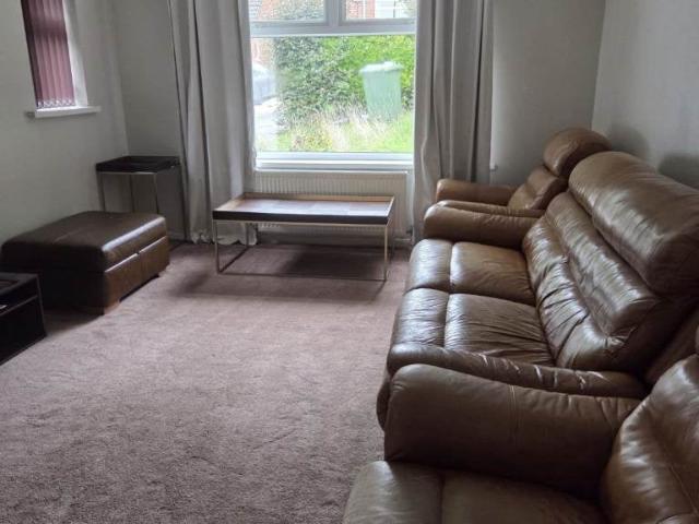 House for rent in Springhead, Oldham