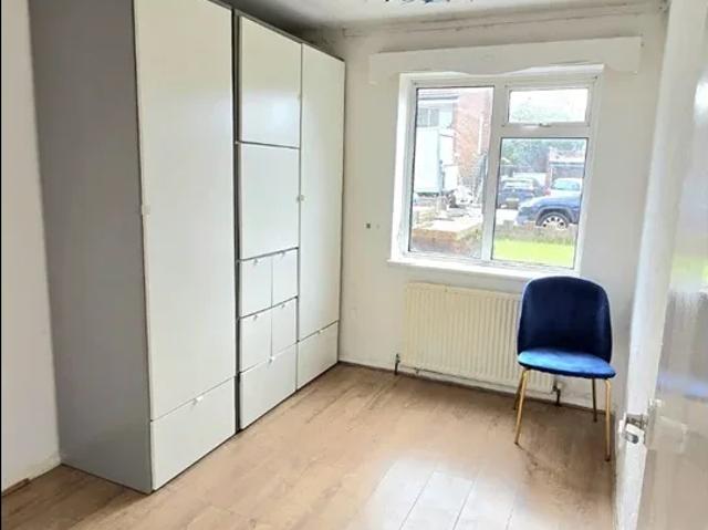 Flat for rent in Slough