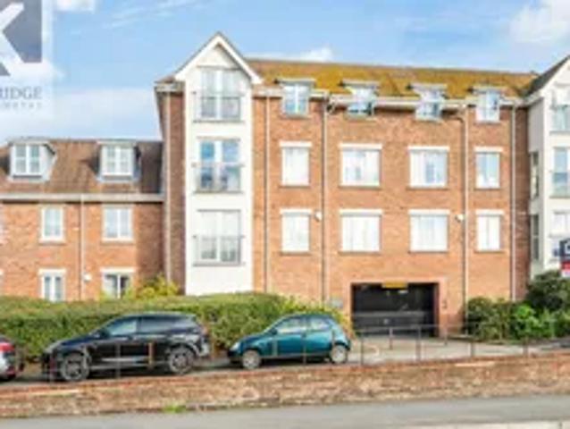 Flat for rent in Stoneleigh, Ewell