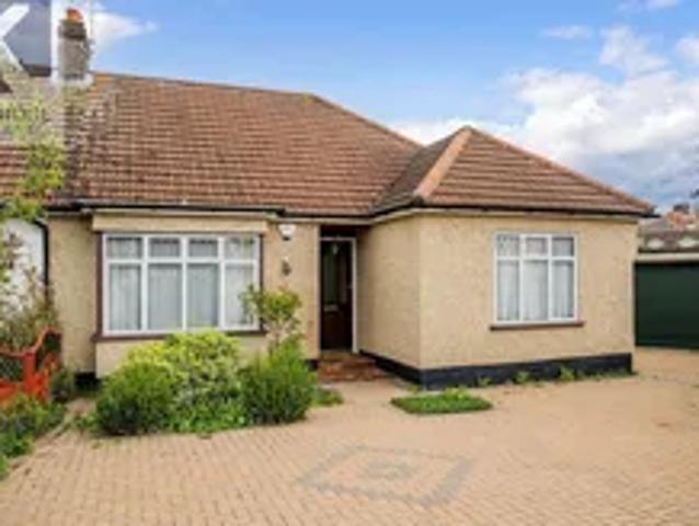 House for rent in Stoneleigh, Ewell