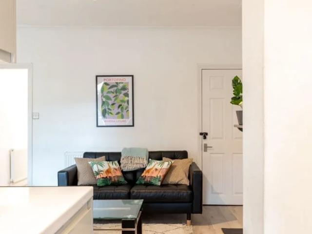 Flat for rent in St. Mildred's, The Bridge