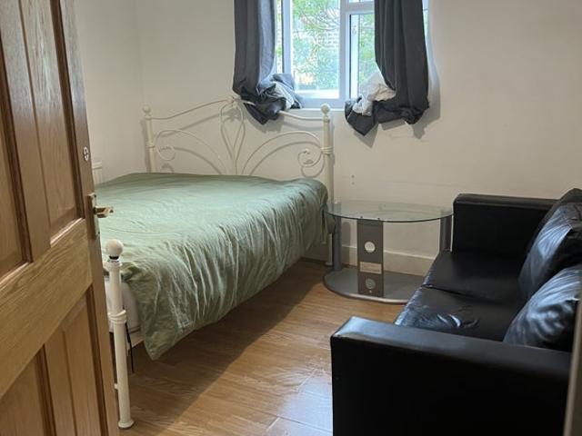 Room for rent in Lower Edmonton, Edmonton