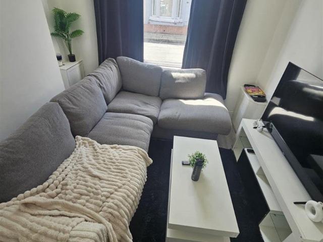 House for rent in Calderstones