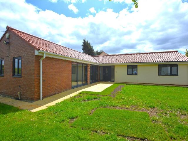 House for rent in Little Preston, West Yorkshire
