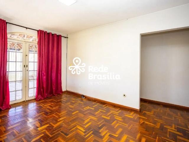 Casa aluguel em Região Geográfica Imediata do Distrito Federal, Região Integrada de Desenvolvimento do Distrito Federal e Entorno