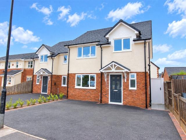 House for rent in Carr Houses, Moreton