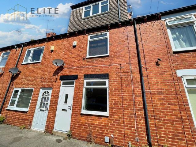 House for rent in Cutsyke, Castleford