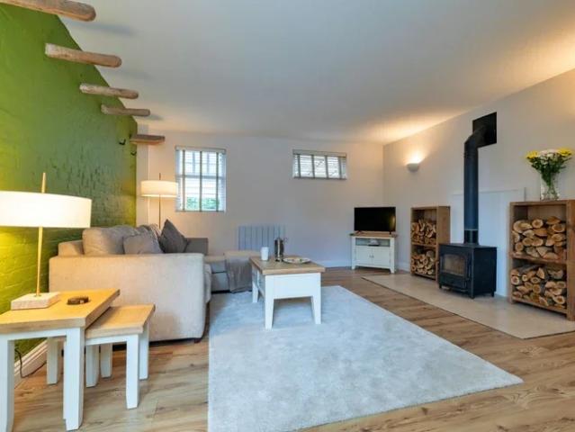 House for rent in Kedleston, East Midlands