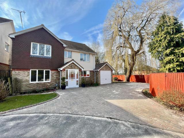 House for rent in Ickenham, Greater London