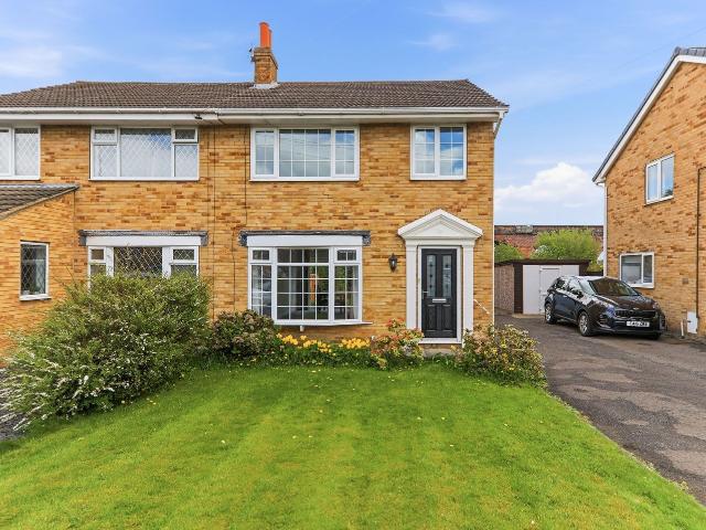 House for rent in Belle Isle, West Yorkshire