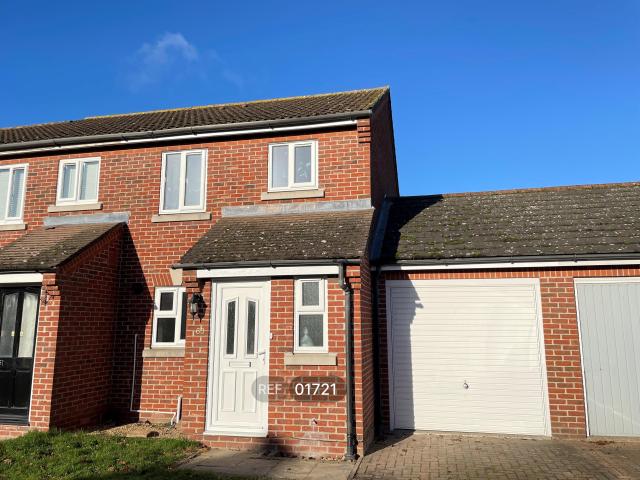 House for rent in Mile End, Fordham Heath